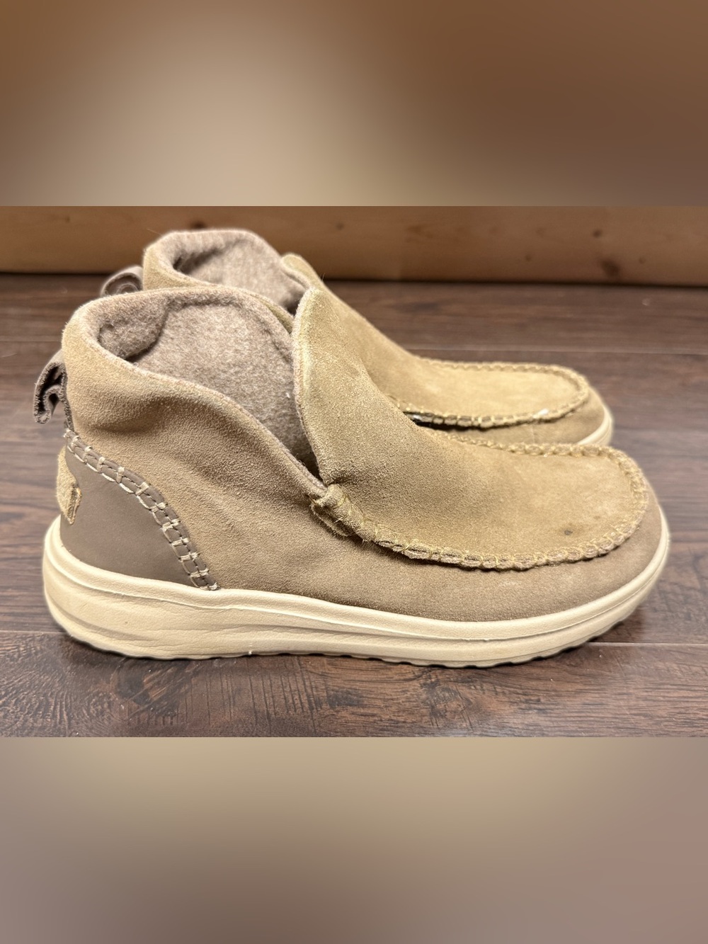 HEY DUDE SLIP ON BOOTIE SNEAKER DARK TAN